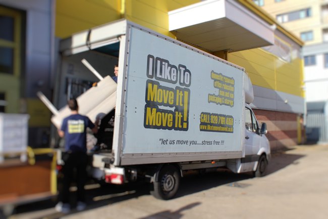 I Like To Move It Move It Removals-1