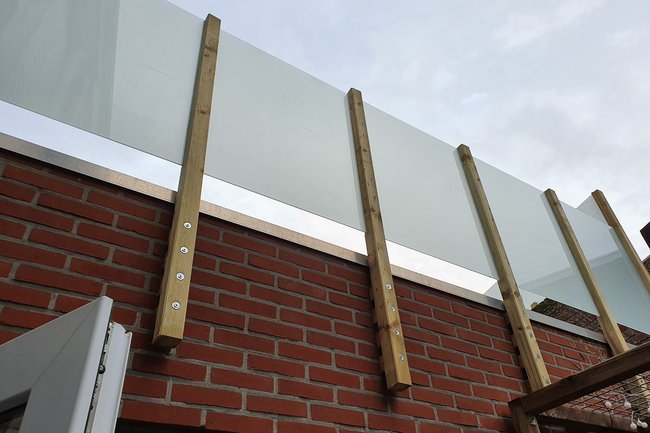 Eigen productie matt gelaagde balustrade.