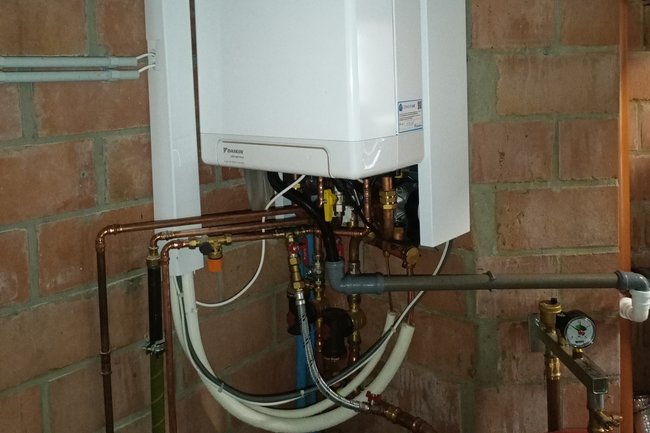 DAIKIN ALTHERMA R HYBRID