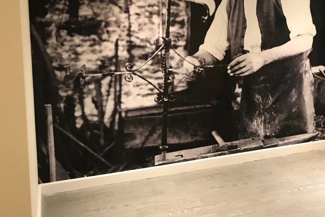 Wallflower painting and wallpapering-1