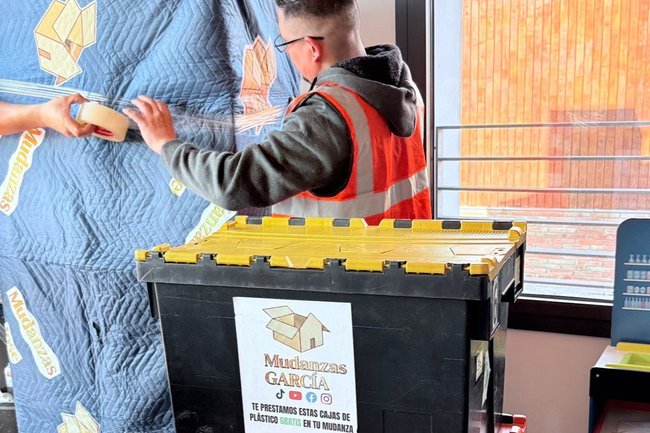 Te prestamos nuestras cajas de plástico gratis en tu mudanza