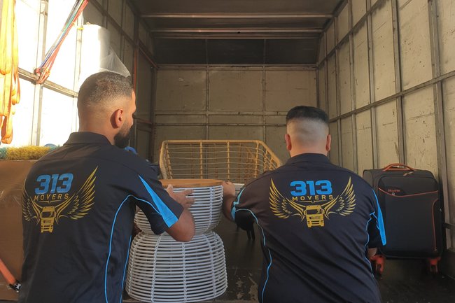 313 Movers-3