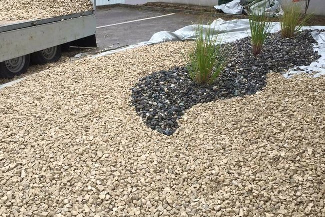 jardin minérale en cours de création