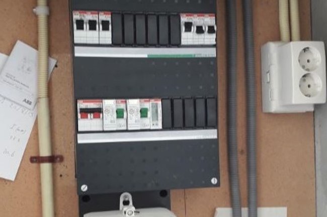 Groepenkast 1x hoofschakelaar, 2x aardlek, 6 groepen