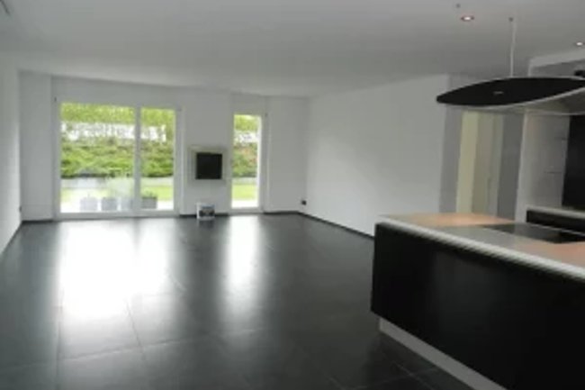 Wohnung : Übergabe an den Kunden in strahlendem Weiß