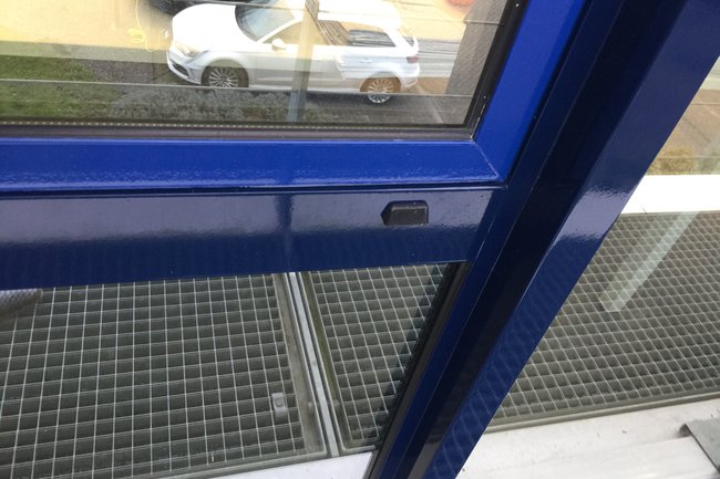 Foliepplicatie op aluminium. 10 jaar gegarandeerd