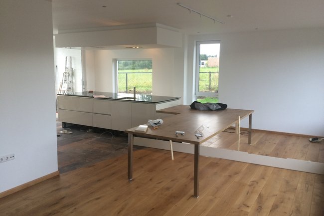Spotjes + verlichtingsrail voor eettafel