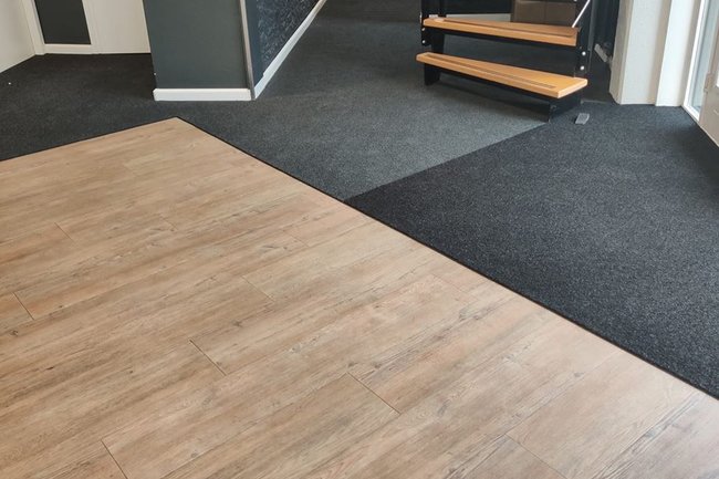 Combinatie van PVC, tapijt en schoonloopmat