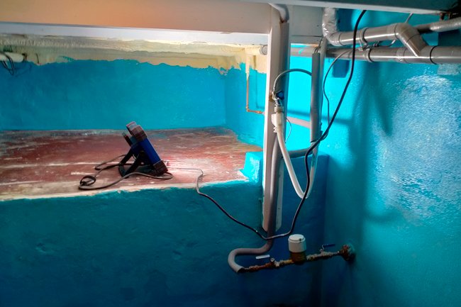 Kelder tweede fase. Eerste laag aangebracht.