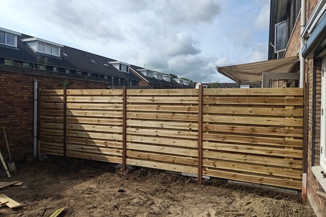 Plaatsen van schutting