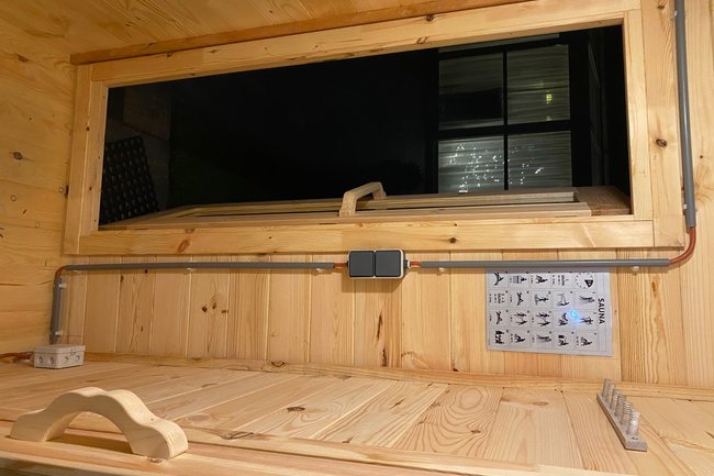 Combi stopcontact geplaats in de sauna voor eenklant