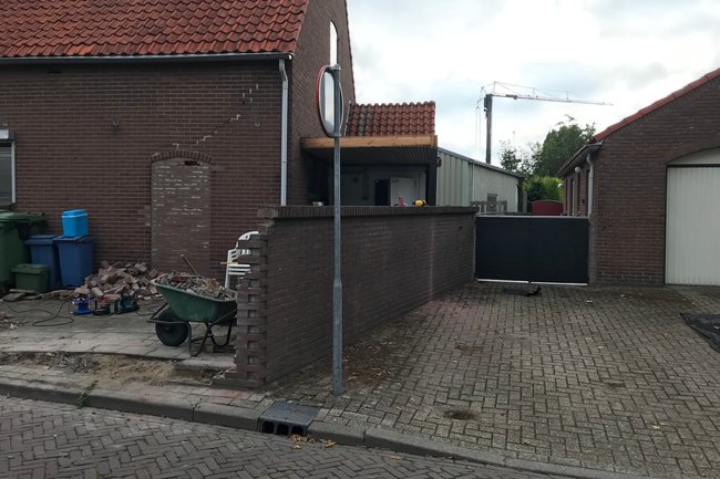 Slopen gevelmuur,koelcellen,stenenaanbouw 
Kaalstrippen