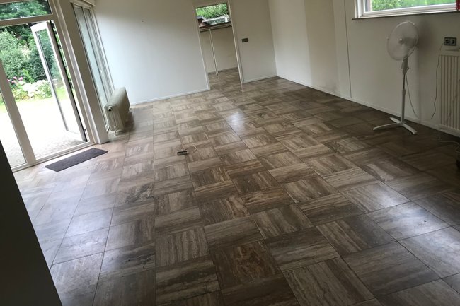 Project malden slopen 120m2 vloer 
Wanden tegels casco