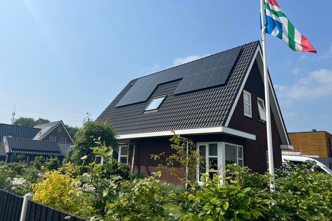 Siddeburen is 14 Canadian Solar 400WP zonnepanelen rijker!
