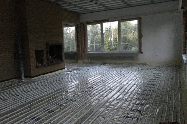 Volledige woning vloerverwarming geplaatst in Hoboken.