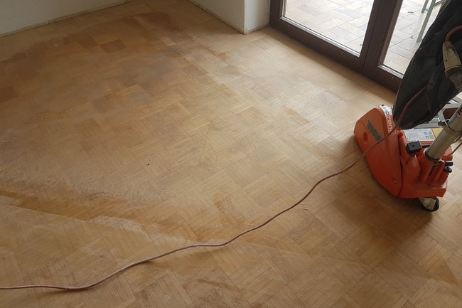 Parkett abschleifen versiegeln