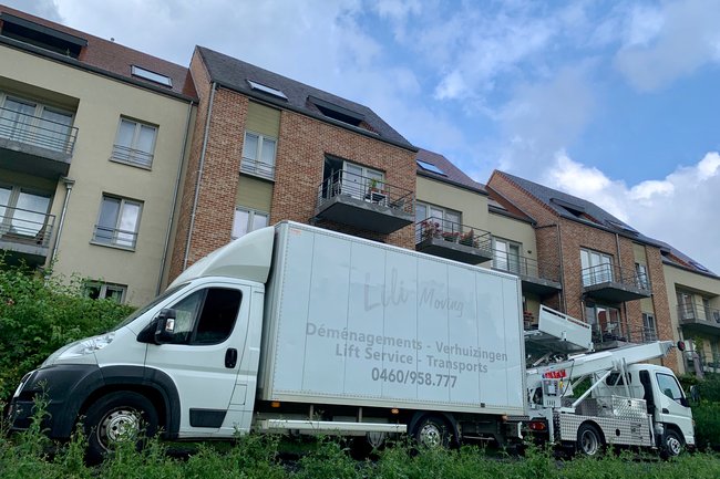 Lili Moving - Verhuizingen & Lift Service-1