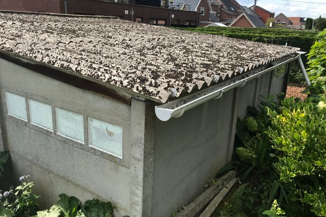 Klant S. met oud asbest dak