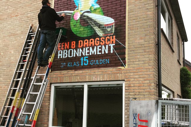 Misschien een muurschildering of retro reclame het kan hoor