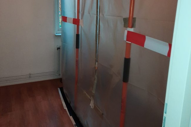 Bij schimmel verwijdering werken wij in containment.