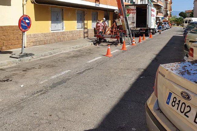 Realizando la carga de un camion con nuestro elevador