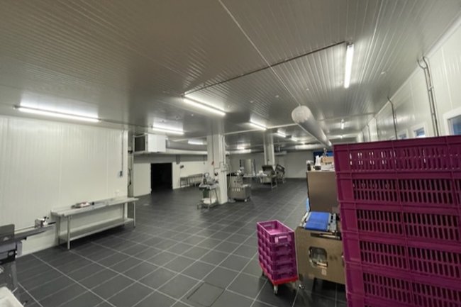 Bedrijf in Roermond, 50x TL armaturen vervangen door LED