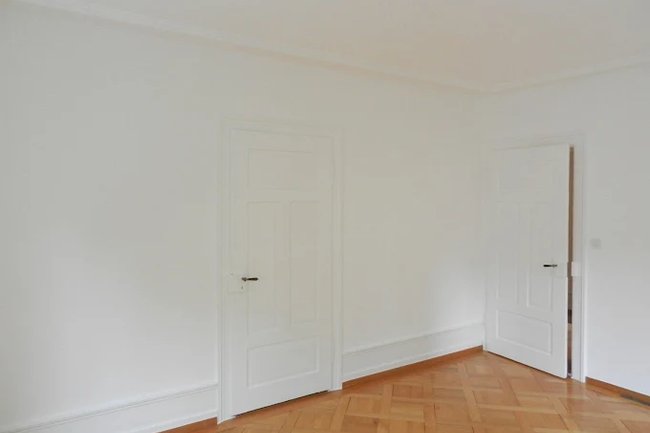 Altbauwohnung im neuen Glanz: Wände und Holzarbeiten