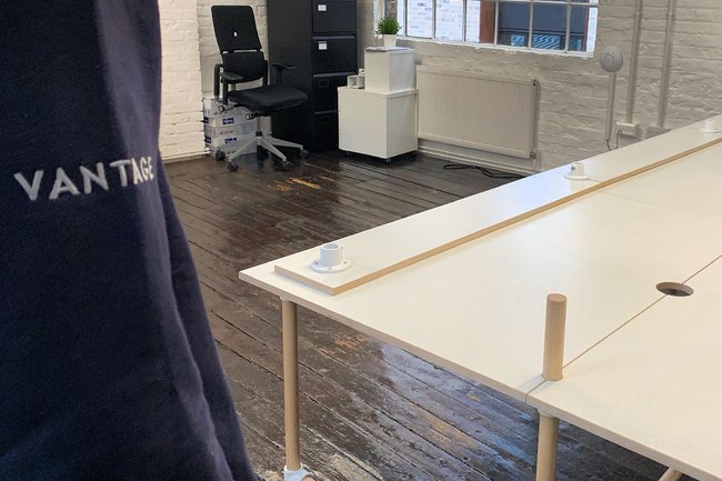 We have the expertise to dismantle & move office furniture.