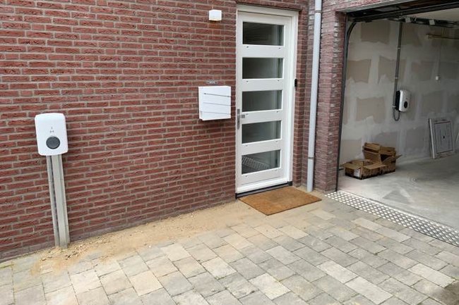 2x Alfen laadpalen