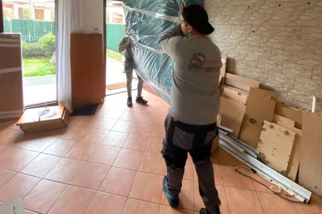 Servizio professionale di imballaggio materassi
