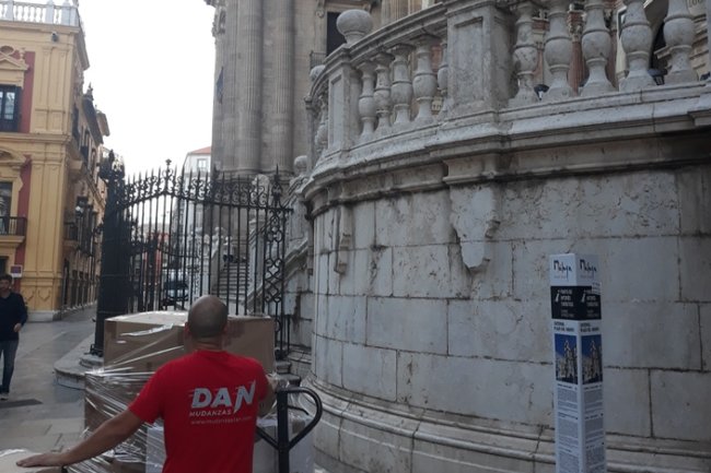 Mundanza en el centro histórico de Málaga.