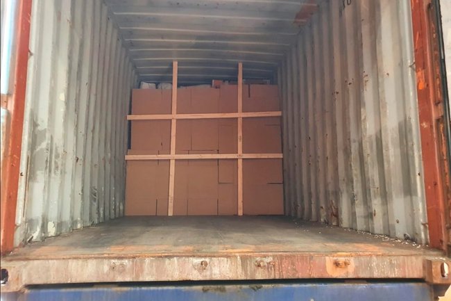 We secure container shipments with a standard bulkhead