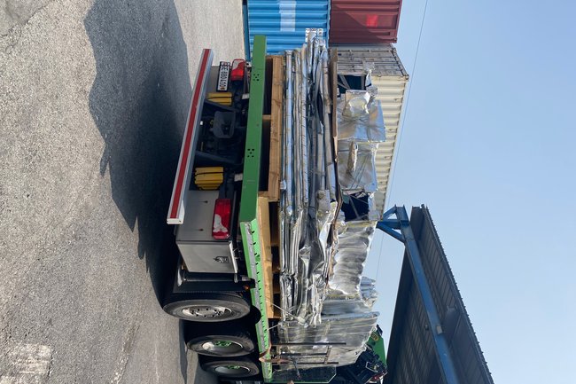 Manutention lourde avec un camion grue