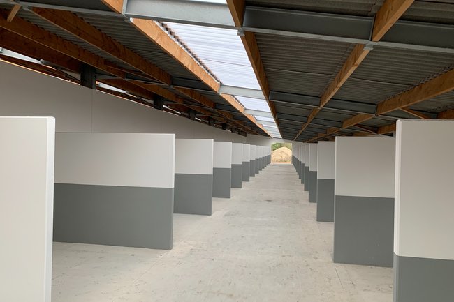 Privé manege ex wereld kampioen:
Philip Lejeune + Logies