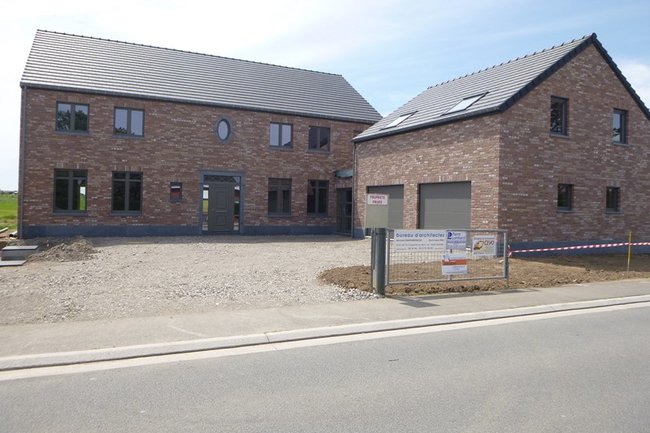 maison avec châssis pvc ALUPLAST