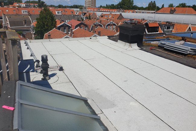 Dak renovatie witte mineraal.