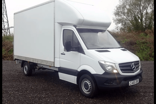 MERCEDES-BENZ LUTON VAN WITH TAIL LIFT