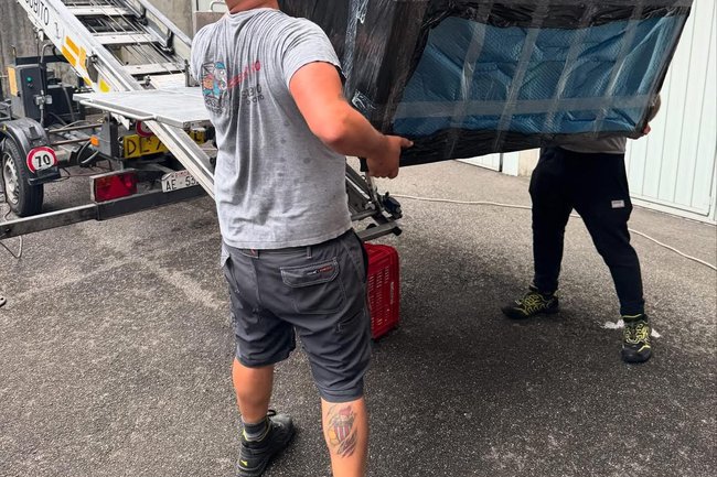 Trasportiamo e consegniamo i tuoi beni con cura