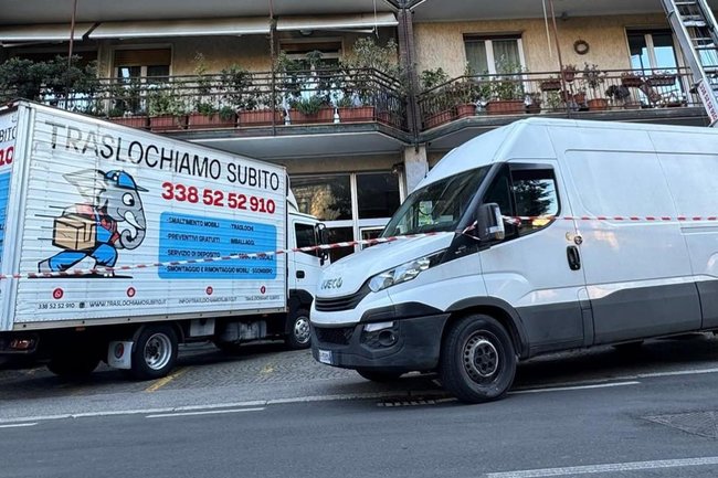 Trasporto dei tuoi mobili con i nostri camion attrezzati