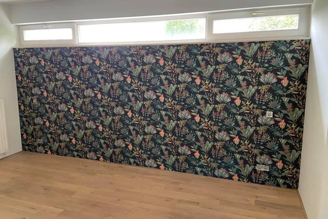 Aanbrengen van patroonbehang