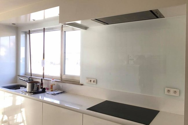 Spatwand voor een strakke look in de keuken.