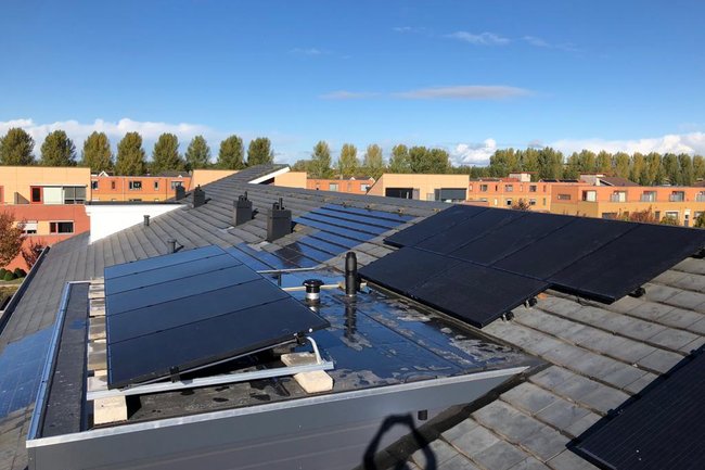 12x AEG Panelen300WP Fullblack MONO +Solar edge in Kampen