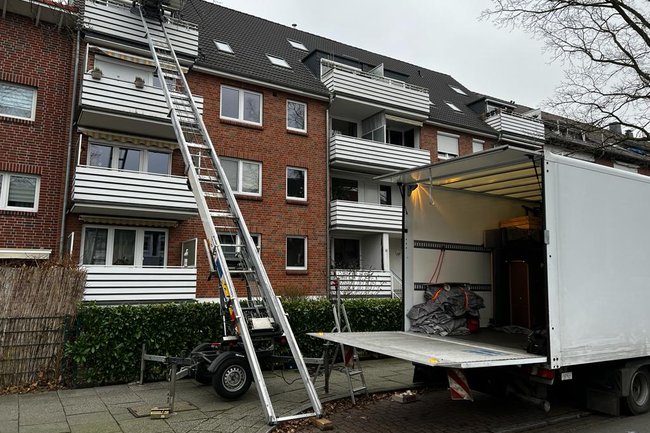 Einsatz Möbelaufzug….natürlich inklusive bei uns!