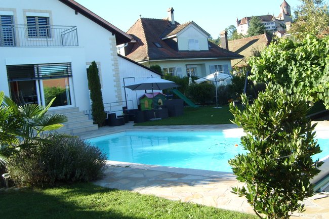 jardin, gazon en plaque, piscine, taille.