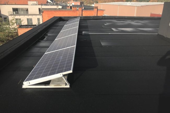 Jinko zonnepanelen op allimex montage systeem te Herentals