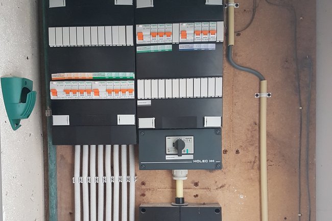 Nieuwe groepenkasten van schneider geplaatst