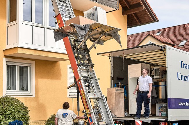 Möbel-Außenaufzug!