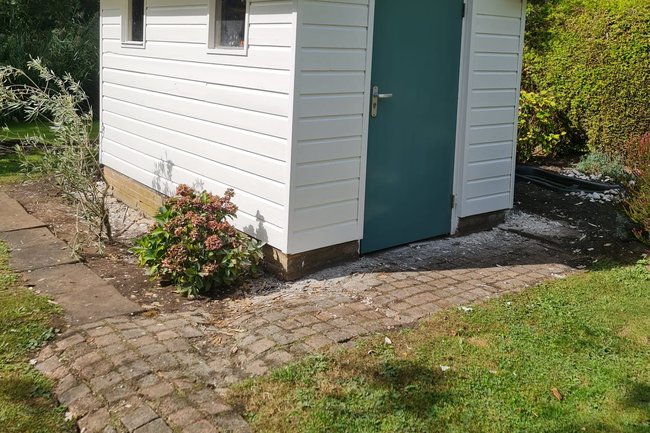 Schuurtje volledig gerepareerd en geschilderd.