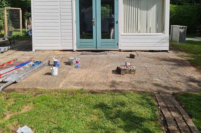 Tuinhuis volledig gerepareerd en geschilderd