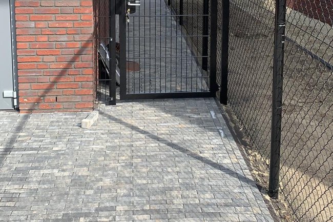 Gas hekwerk met poort Roosendal